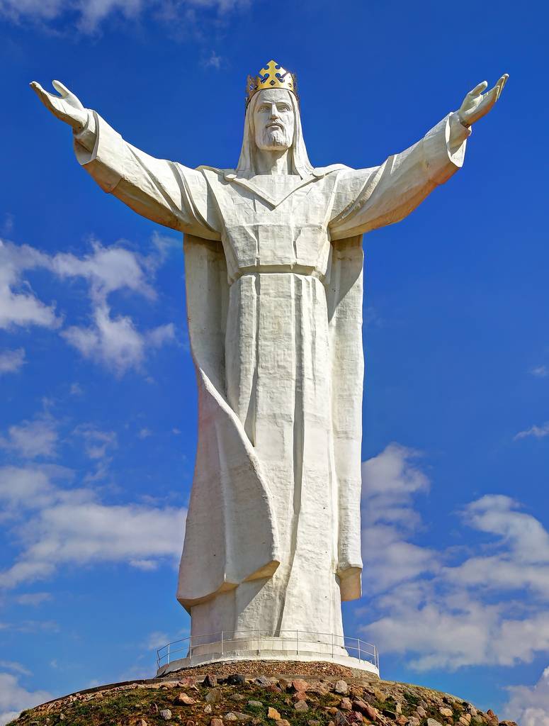 tallest biggest statue of jesus in the world 32